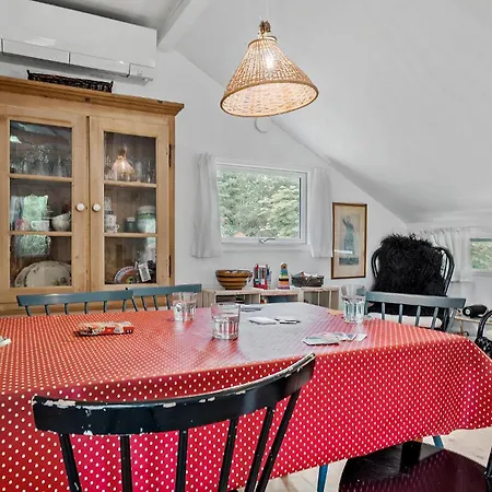 2 Bedroom In Dom wakacyjny Højby