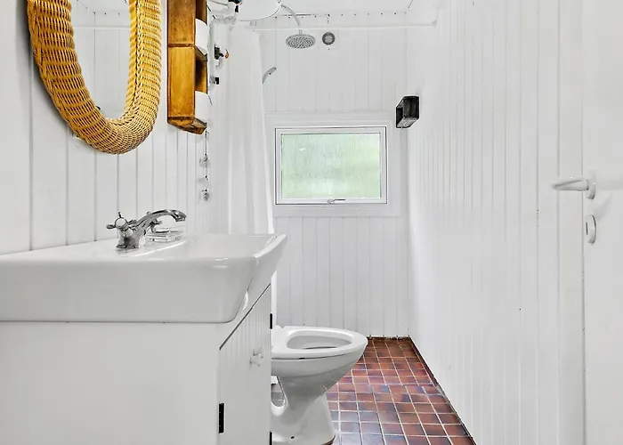 2 Bedroom In *