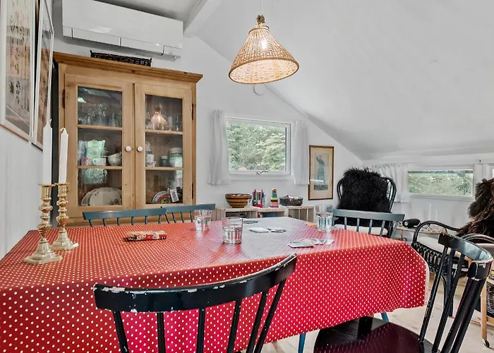 2 Bedroom In Tatil Evi Højby